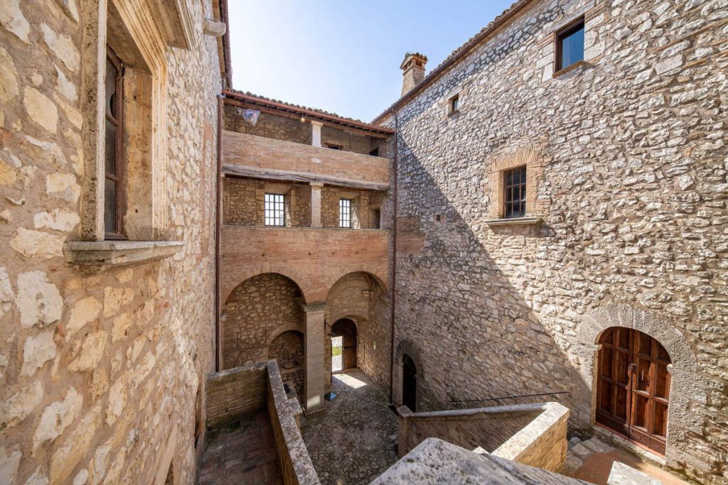 Medieval Castle for sale in Umbria - Castello di Poggio 15