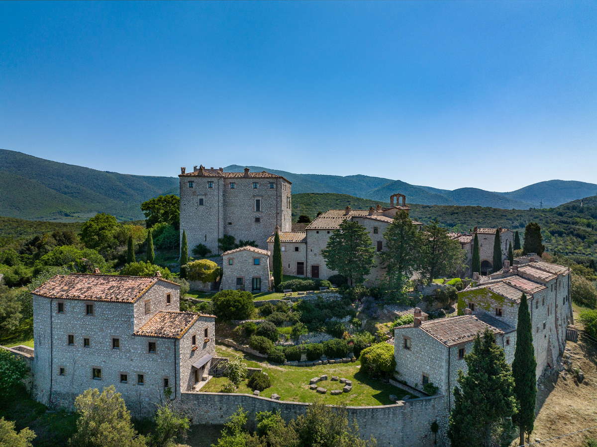 €6m Umbria, ITALY. Majestic Medieval Castle For Sale Castleist