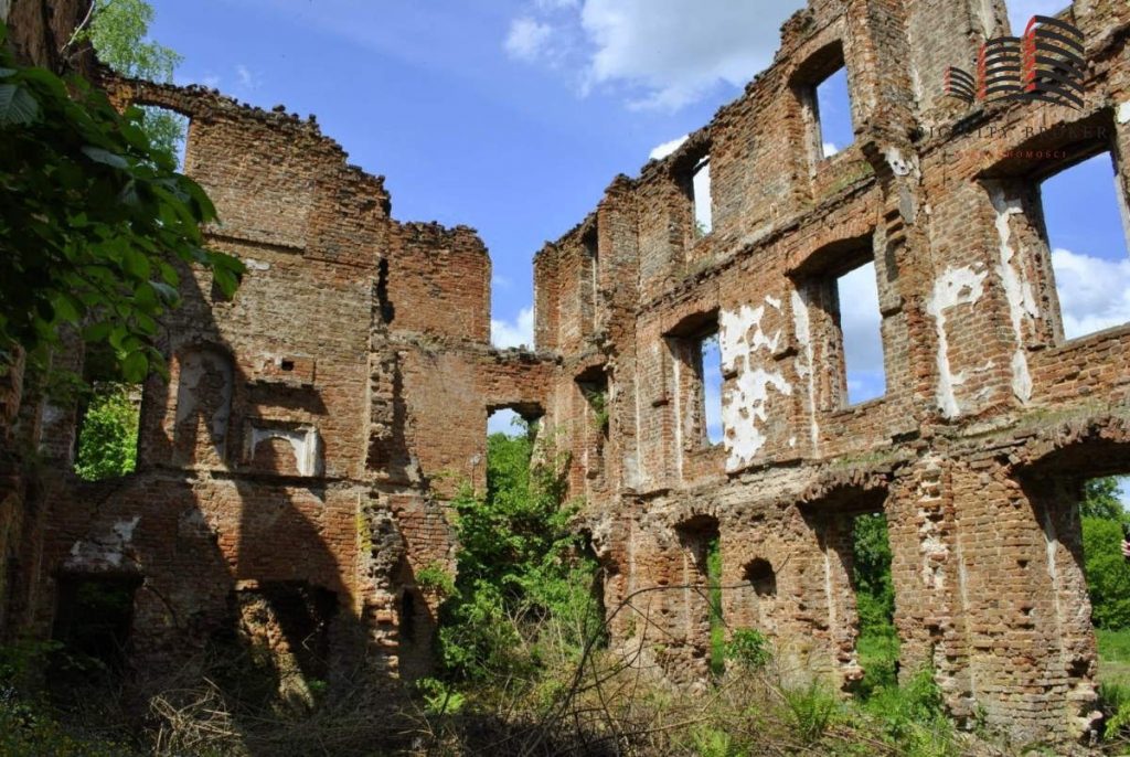 Ruins of Schlobitten Castle for sale Slobity Poland 4