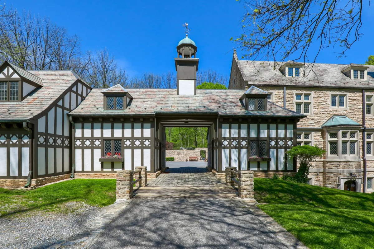 2.495m PA, USA. Wyngate Manor Castlelike Estate For Sale Castleist