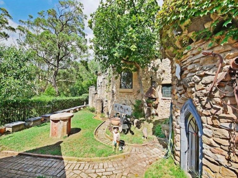 AUSTRALIA. The Castle For Sale in Leumeah, Sydney Castleist