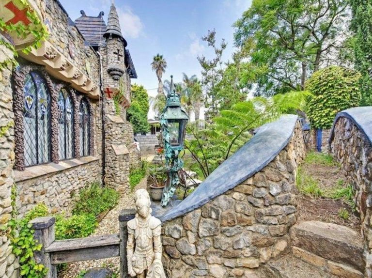 AUSTRALIA. The Castle For Sale in Leumeah, Sydney Castleist