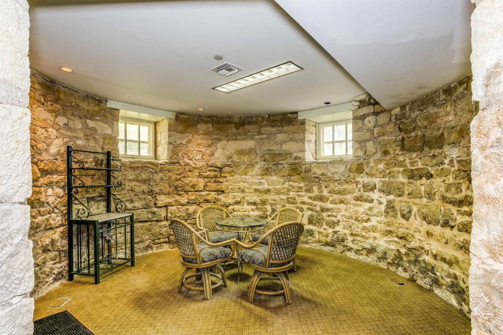 Campbell Castle for sale in Wichita Kansas USA 28