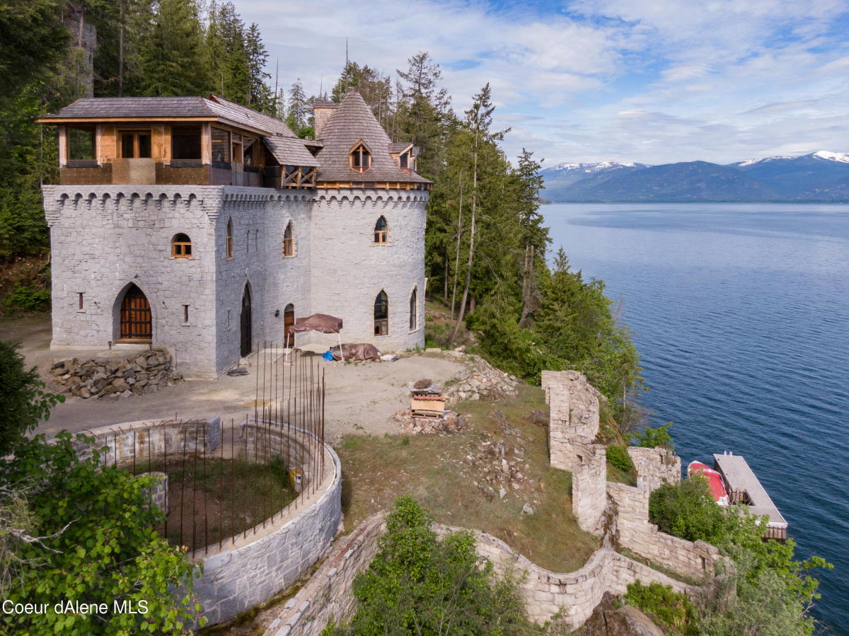 7m Idaho, USA. Iconic Castle Von Frandsen is For Sale Castleist
