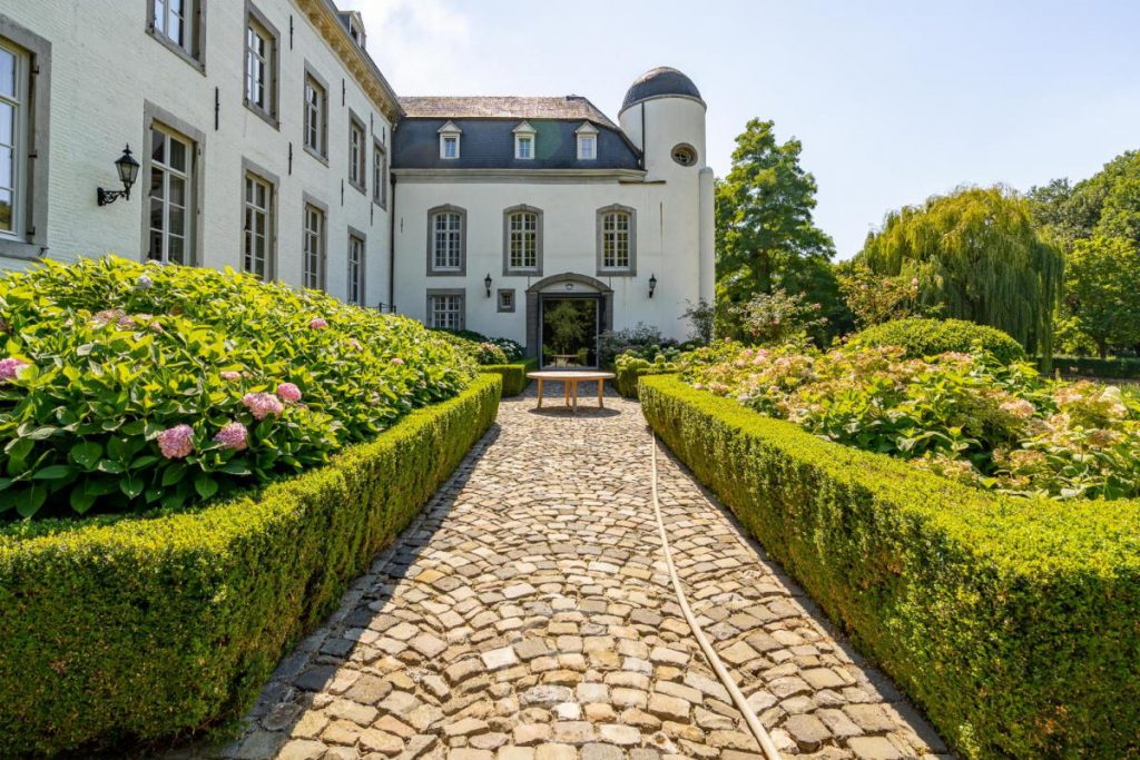 Gors Castle: Where Timeless Elegance Meets Modern Ingenuity