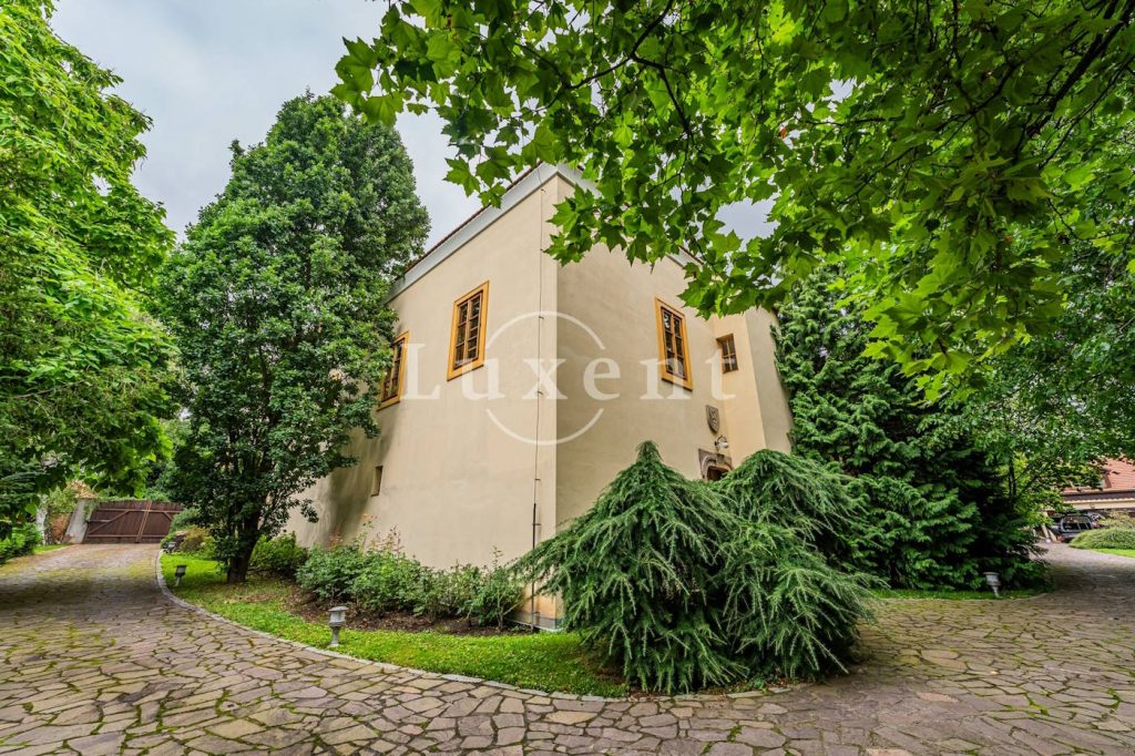 Třebotov: A Renaissance Crown Jewel Whispering Through the Ages