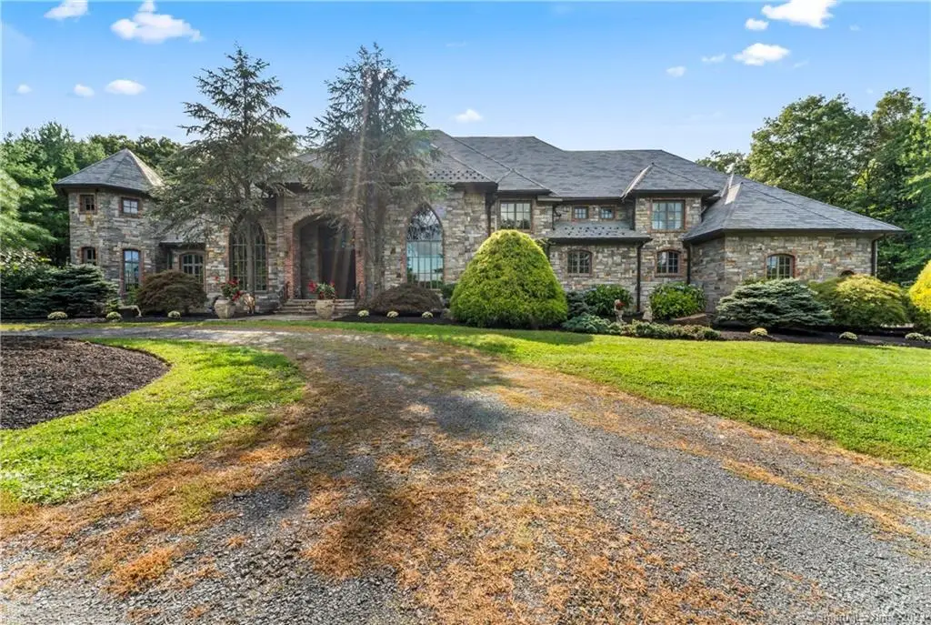 A Connecticut Chateau Where Grandeur Meets Whispering Stone