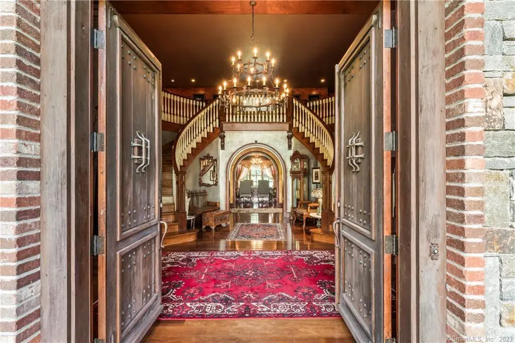 A Connecticut Chateau Where Grandeur Meets Whispering Stone
