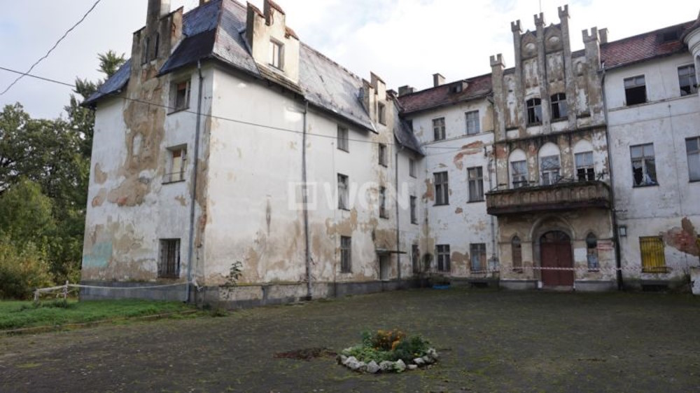Dobrocin Palace: A Slumbering 18th-Century Masterpiece Awaiting Its Renaissance