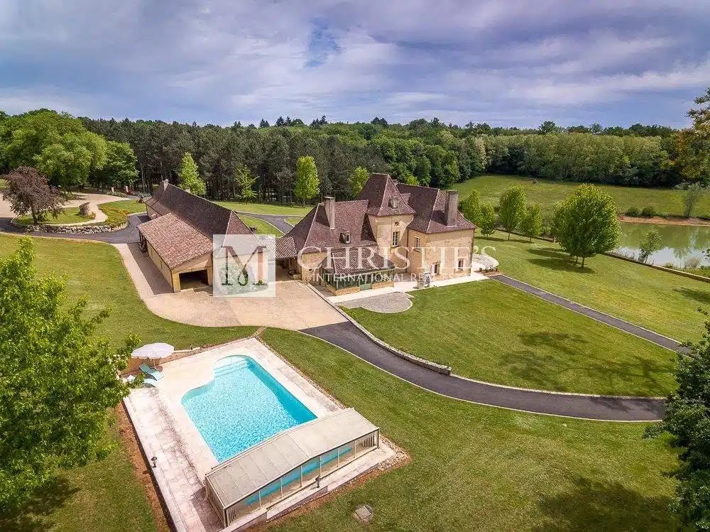 Le Rêve Doré: A 17th-Century Manoir Where Time Stands Still in Dordogne’s Golden Light