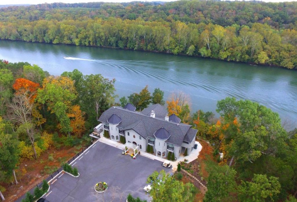 Graycliff Hall: A Castello’s Whisper on the Potomac’s Edge