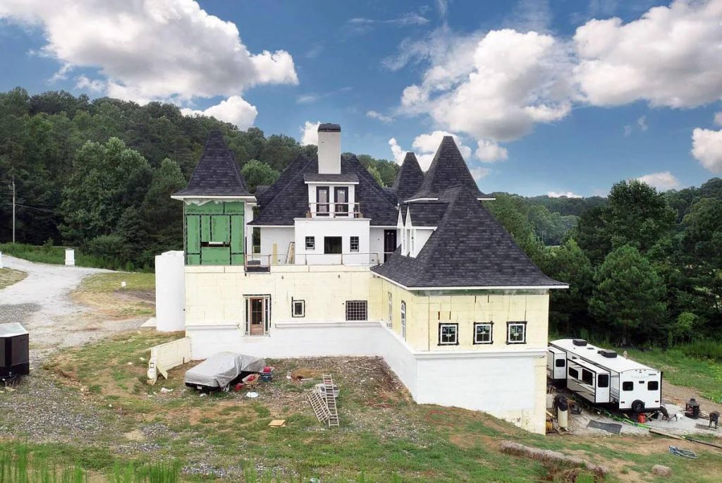 Auburn’s Unfinished Crown: A Castle Awaiting Its Royal Legacy