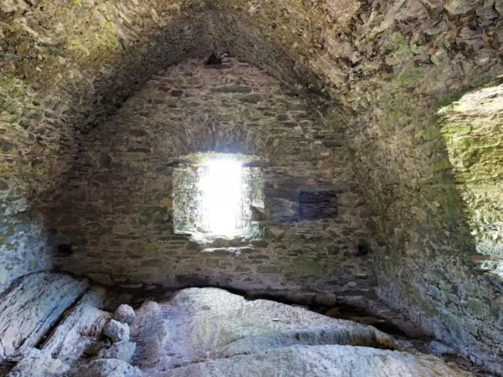 Castle Donovan: A 16th-Century Stronghold of Stone & Legend in Wild West Cork