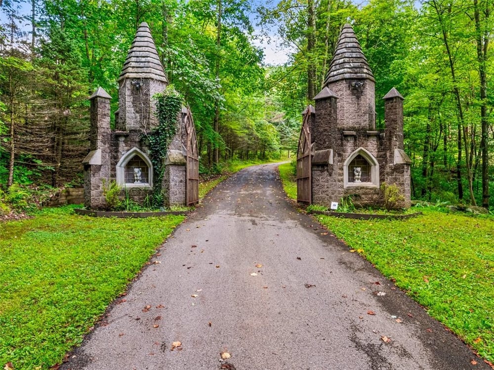 Château de Lions: Where Stone Whispers & Firelight Dreams