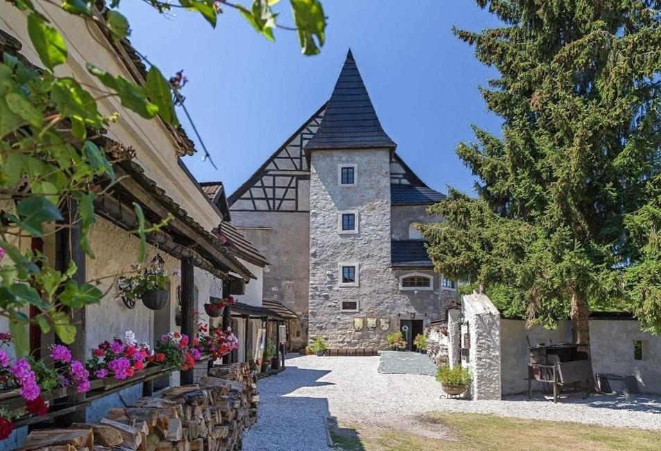 Whispers of the 12th Century: Bohemia’s Timeless Romanesque Crown