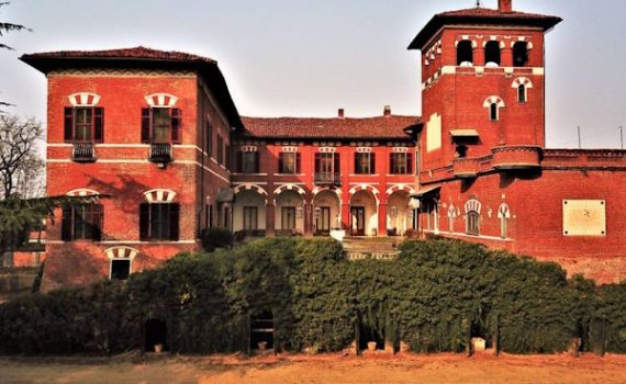 La Corona di Monferrato: A Piedmont Castle Whispering of Vineyards & Time