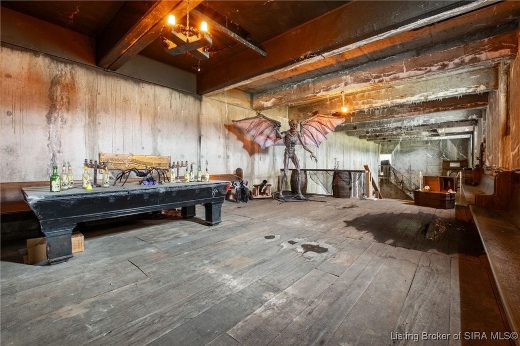 Birdsell Castle For Sale Indiana USA 16