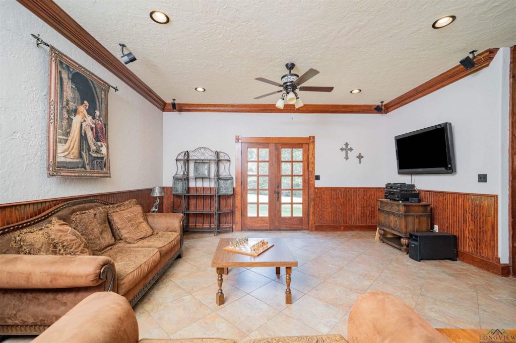 Texas Castle for sale in Gilmore 15