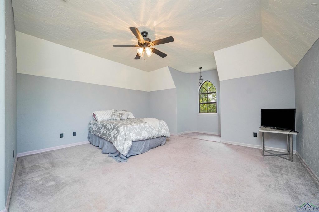 Texas Castle for sale in Gilmore 23