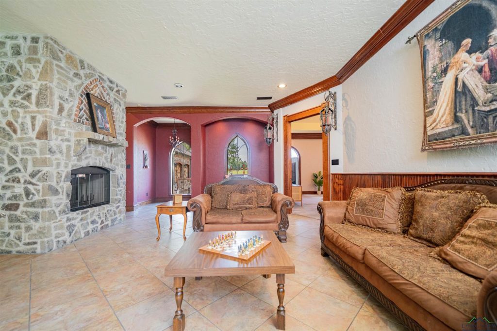 Texas Castle for sale in Gilmore 8