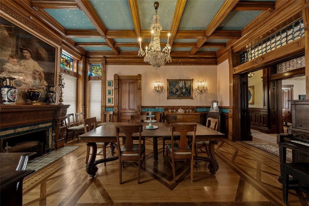Shakespeare Chateau For Sale - St Joseph Missouri 10