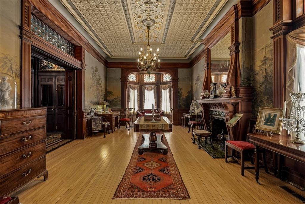 Shakespeare Chateau For Sale - St Joseph Missouri 12
