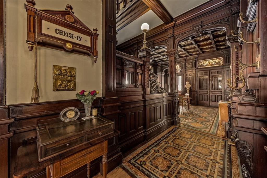 Shakespeare Chateau For Sale - St Joseph Missouri 13