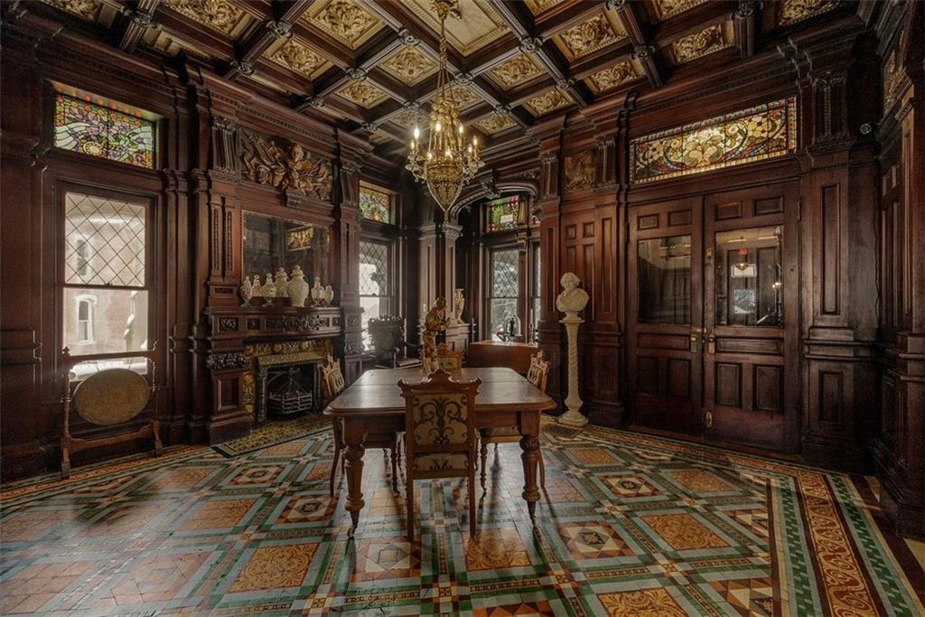 Shakespeare Chateau For Sale - St Joseph Missouri 14