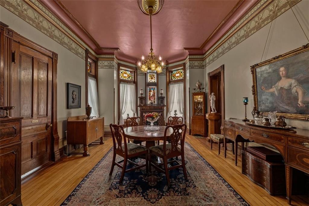 Shakespeare Chateau For Sale - St Joseph Missouri 15
