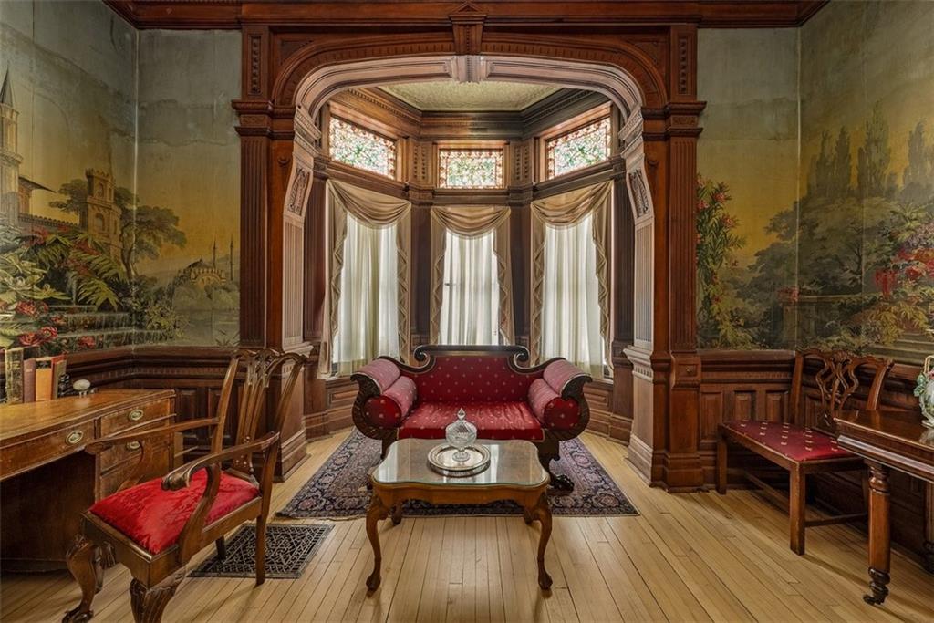 Shakespeare Chateau For Sale - St Joseph Missouri 16