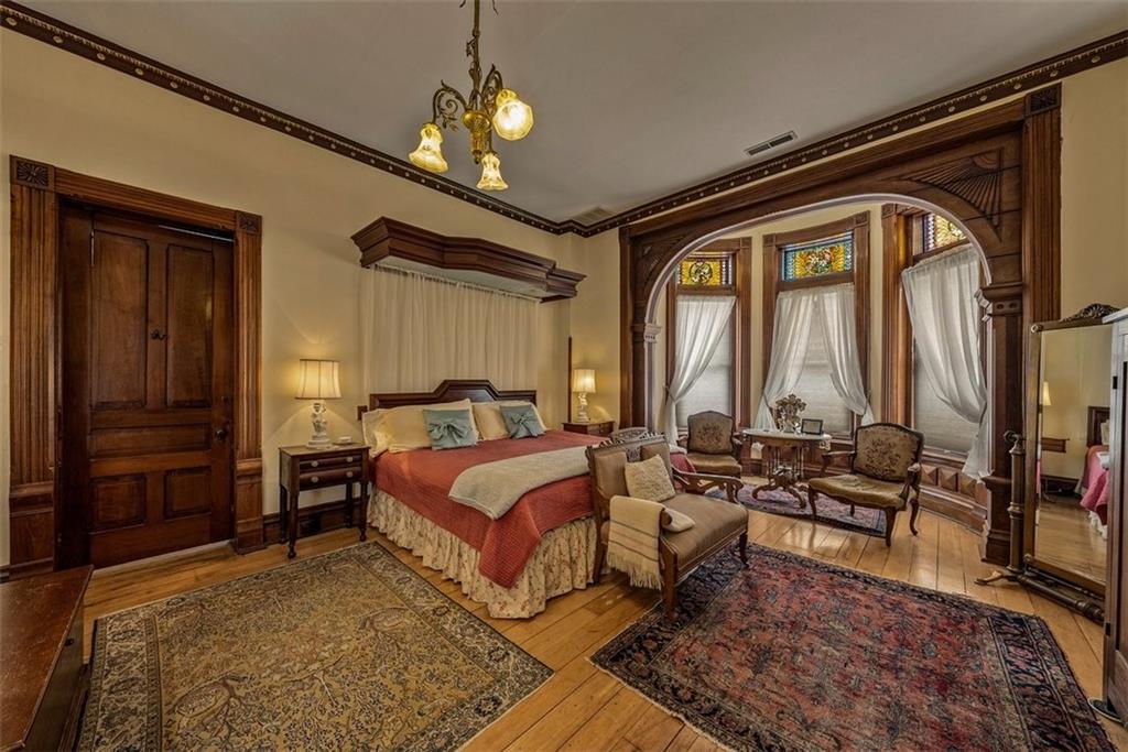Shakespeare Chateau For Sale - St Joseph Missouri 22