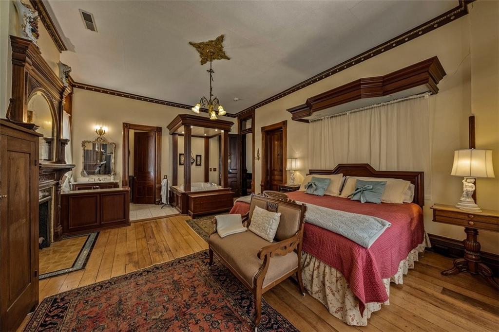 Shakespeare Chateau For Sale - St Joseph Missouri 23