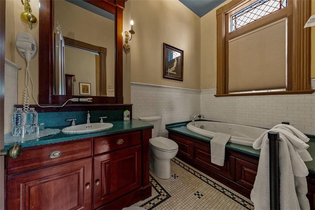 Shakespeare Chateau For Sale - St Joseph Missouri 27