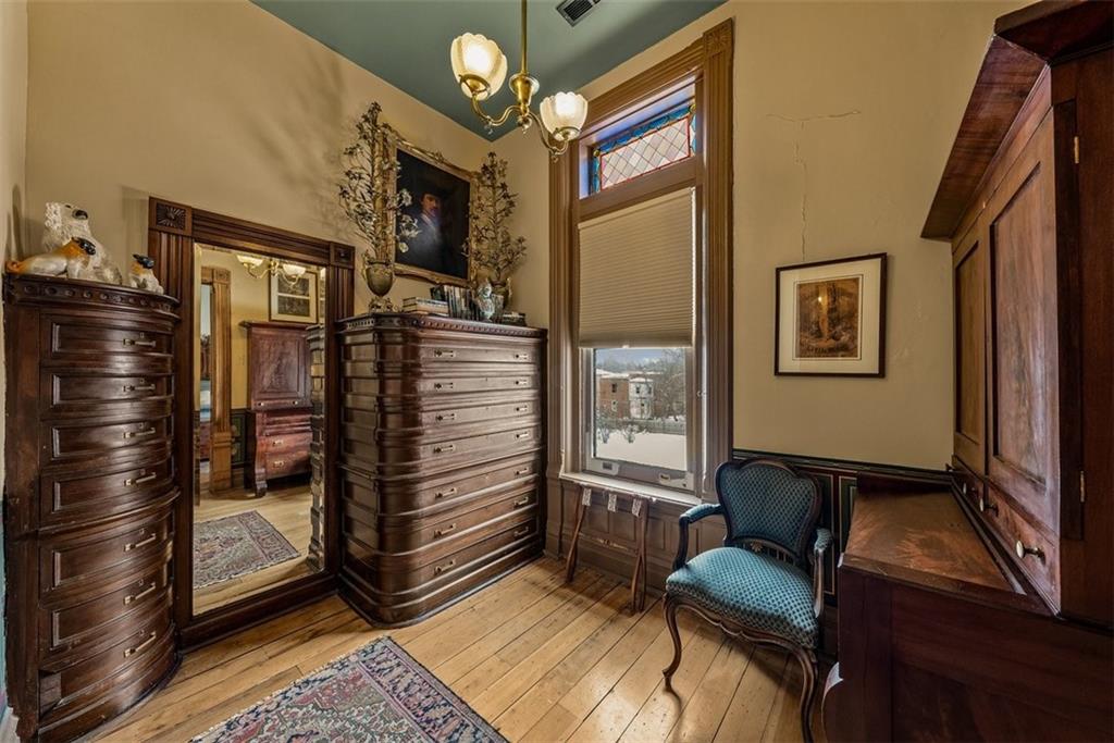 Shakespeare Chateau For Sale - St Joseph Missouri 28