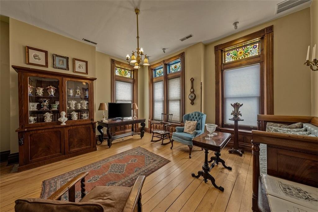 Shakespeare Chateau For Sale - St Joseph Missouri 30