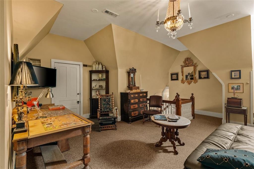 Shakespeare Chateau For Sale - St Joseph Missouri 32