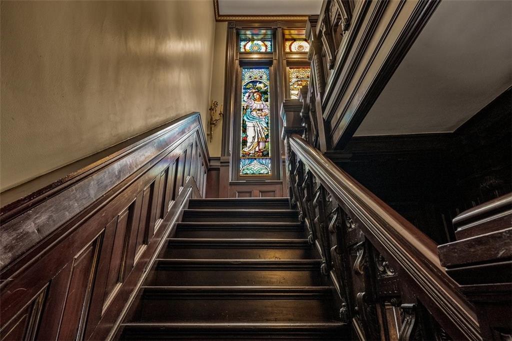 Shakespeare Chateau For Sale - St Joseph Missouri 34