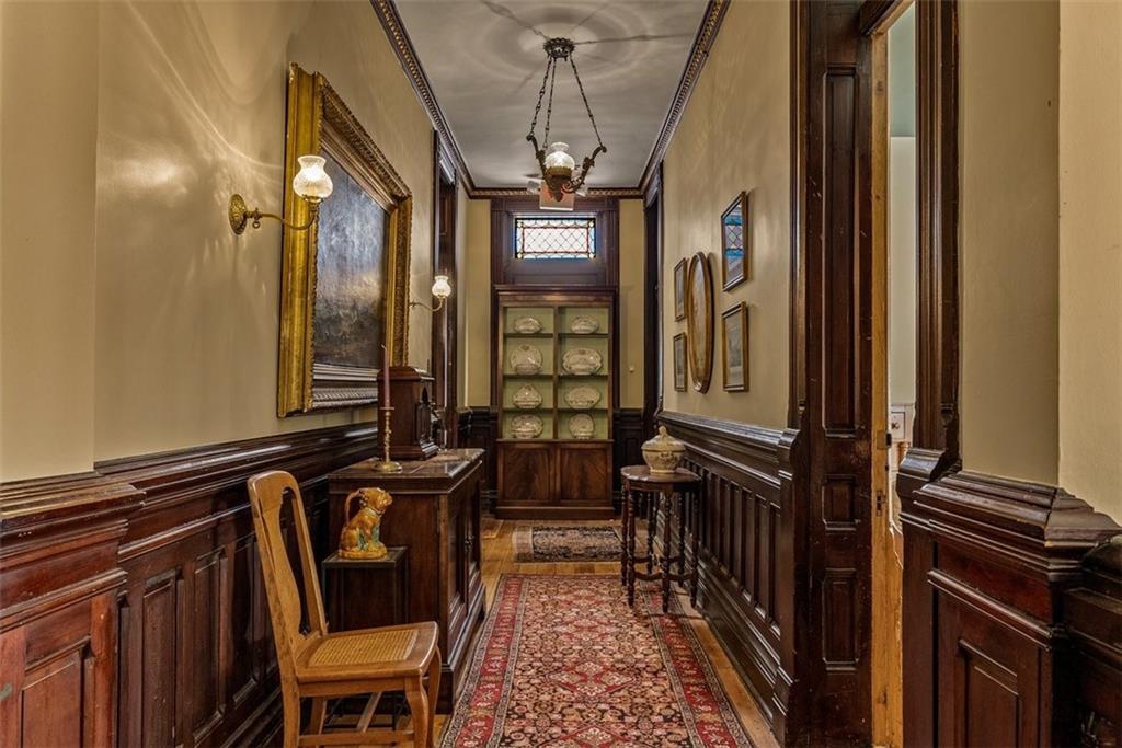Shakespeare Chateau For Sale - St Joseph Missouri 37