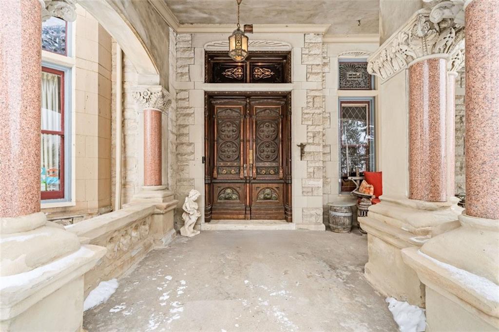 Shakespeare Chateau For Sale - St Joseph Missouri 38