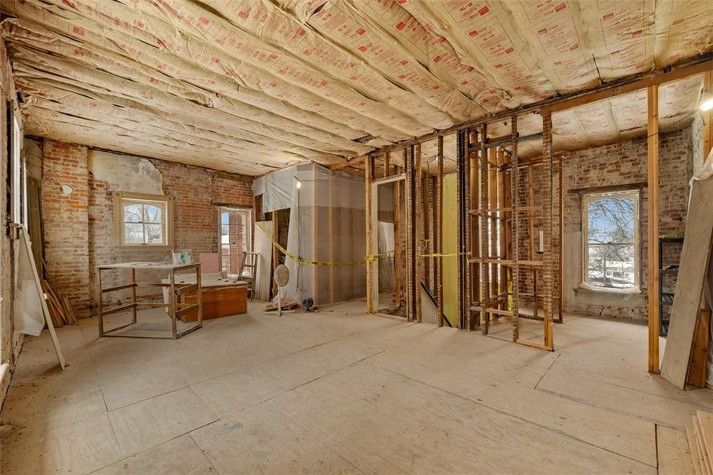 Shakespeare Chateau For Sale - St Joseph Missouri 44