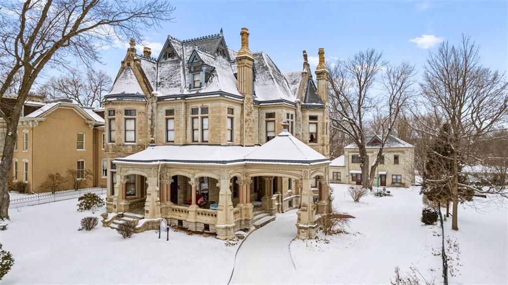 Shakespeare Chateau For Sale - St Joseph Missouri 45