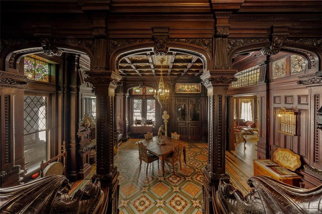 Shakespeare Chateau For Sale - St Joseph Missouri 6