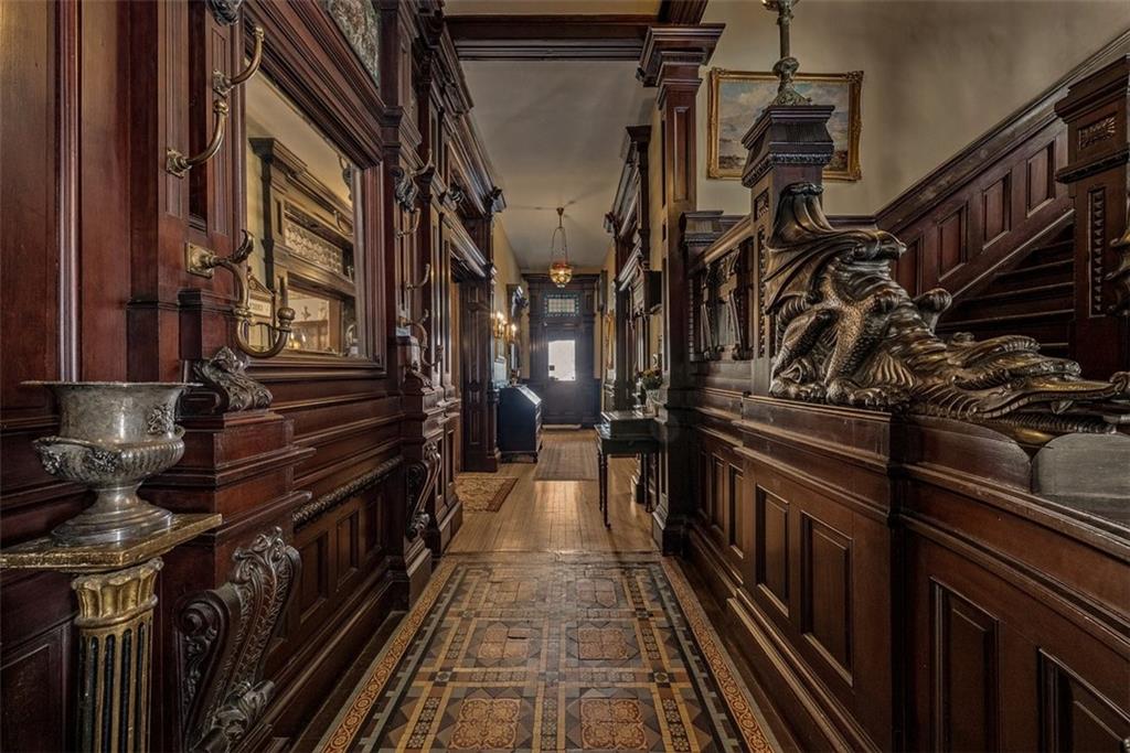 Shakespeare Chateau For Sale - St Joseph Missouri 7