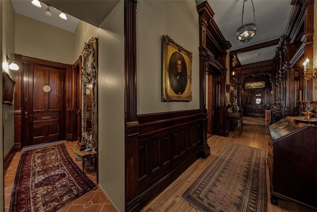 Shakespeare Chateau For Sale - St Joseph Missouri 8