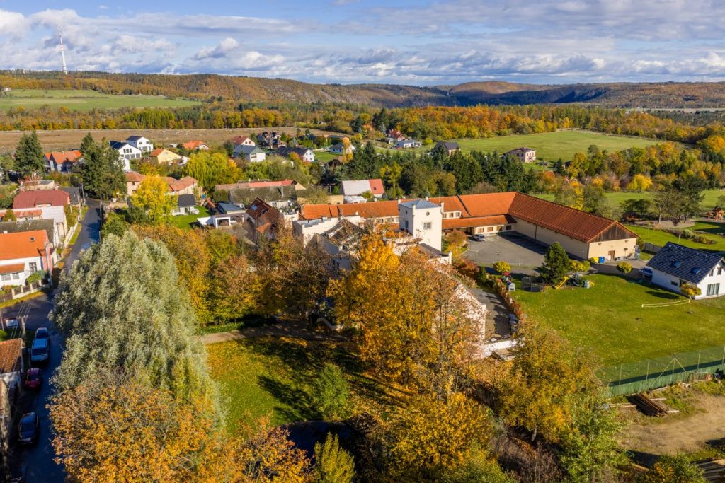 Trnova castle for sale Czechia 1b