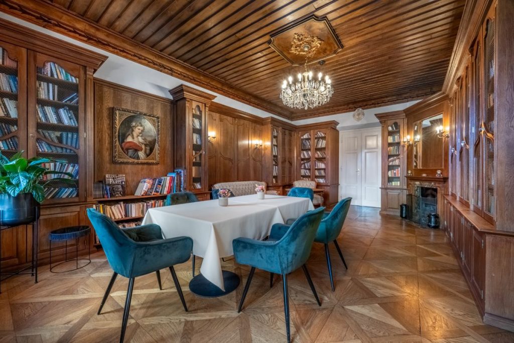 Trnova castle for sale Czechia 2