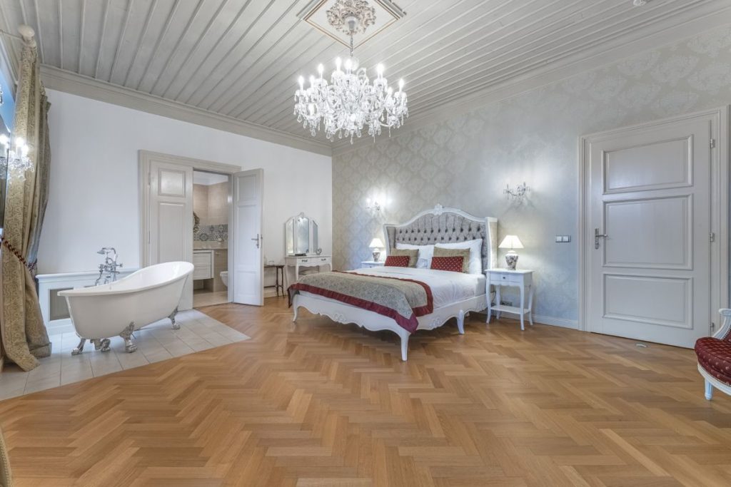 Trnova castle for sale Czechia 3