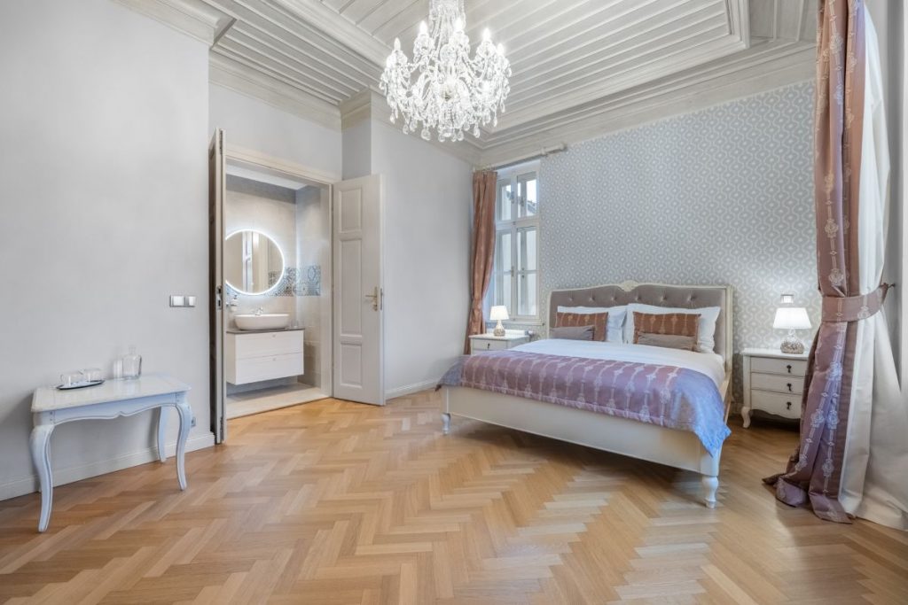 Trnova castle for sale Czechia 3c