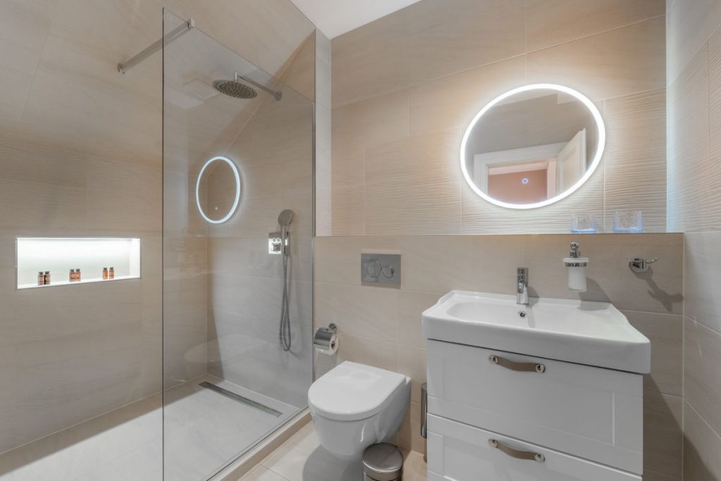 Trnova castle for sale Czechia 3db