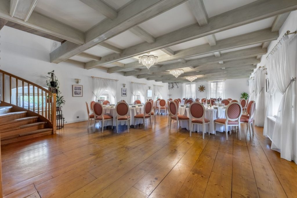 Trnova castle for sale Czechia 4a